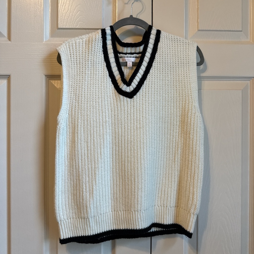 Women's White and Black Sweater Vest